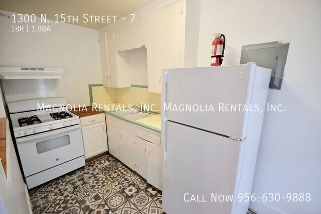 Building Photo - The Retro Apartments - All Utilities Inclu...