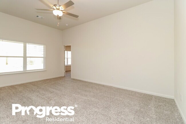 Building Photo - 1313 Woodwinds Dr