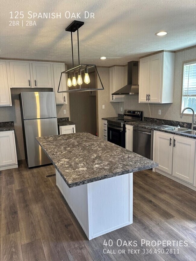 Building Photo - 125 Spanish Oak Dr