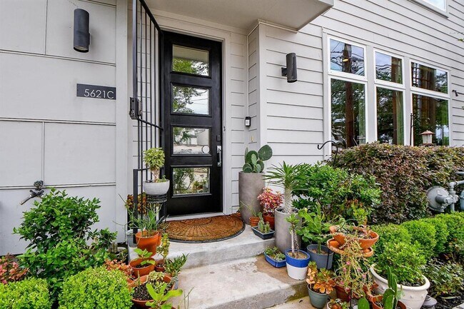 Foto del edificio - 5621 Kansas St