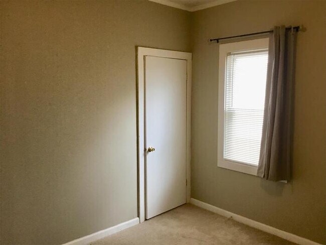 Foto del edificio - 318 E Victoria St, South Bend, IN, 46614