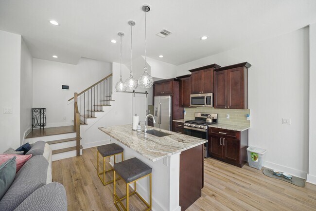 Building Photo - 4402 McKinley St