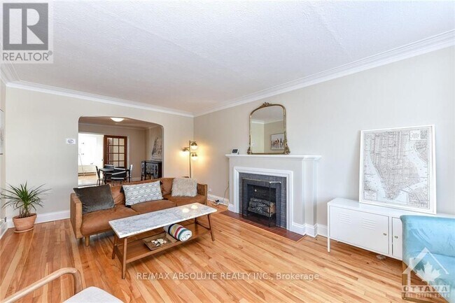 Building Photo - 118 Ivy Crescent