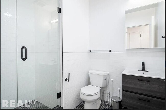 Foto del edificio - 283 Evergreen Ave