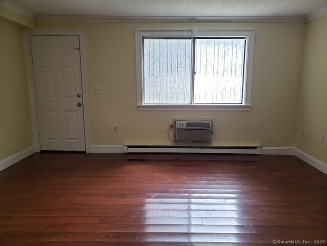 Foto del edificio - 1568 Meriden Rd