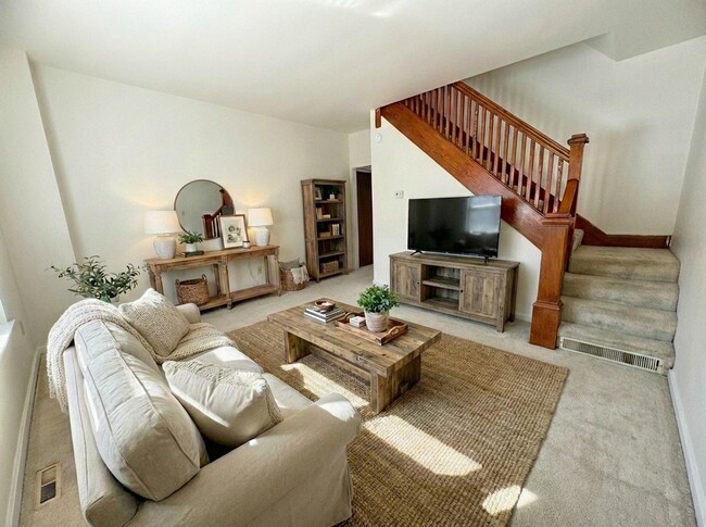 Foto del edificio - 501-503 E High St