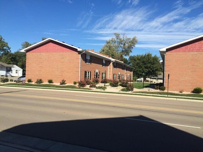 Building Photo - 300 S Morrison Ave