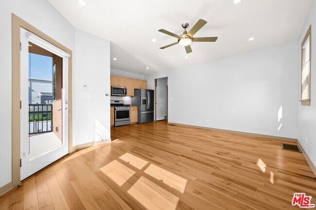 Foto del edificio - 9056 Hubbard St