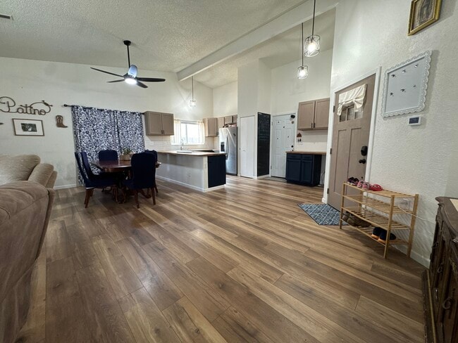 Building Photo - 3685 Deep Haven Dr
