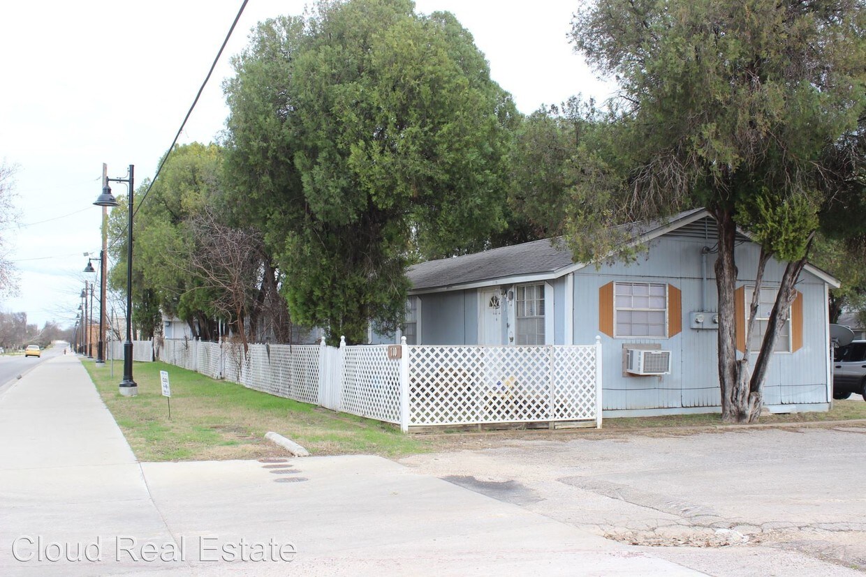 Primary Photo - 710 E Avenue G