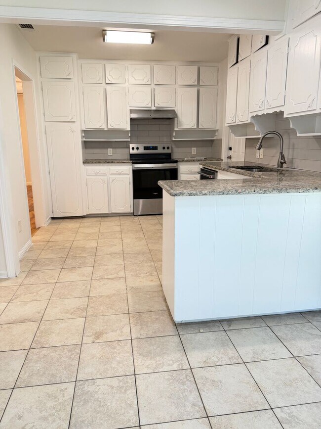 Foto del edificio - Updated Ridglea North Home Near I-30 & Downtown FW