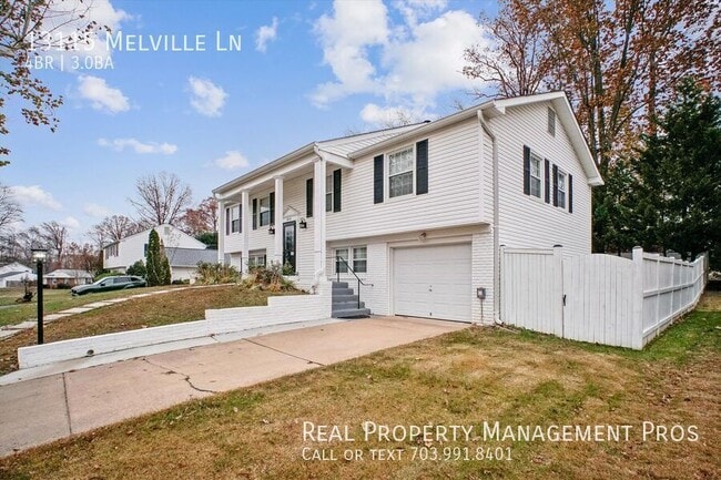 Foto del edificio - 13115 Melville Ln
