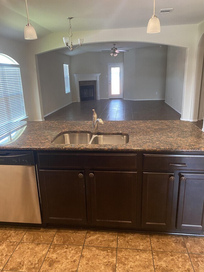 Building Photo - 6201 Dorothy Muree Dr