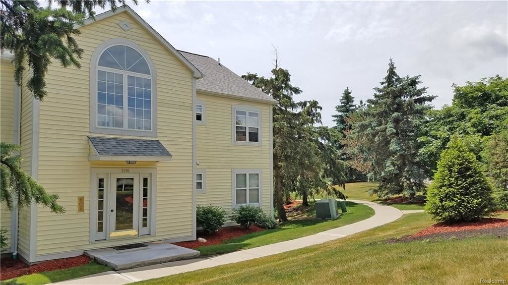 Foto principal - 2205 S Huron Pkwy