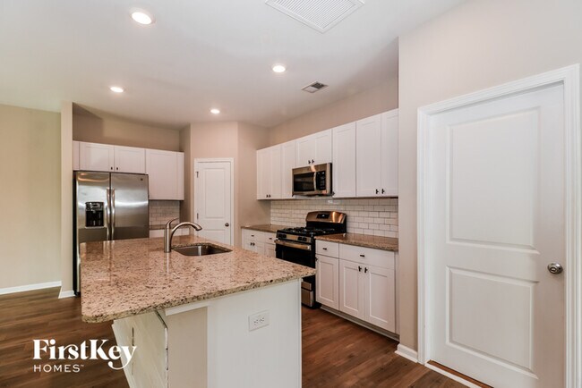 Building Photo - 569 Merrywood Dr