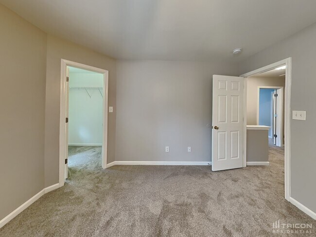 Building Photo - 9835 Veronica Dr