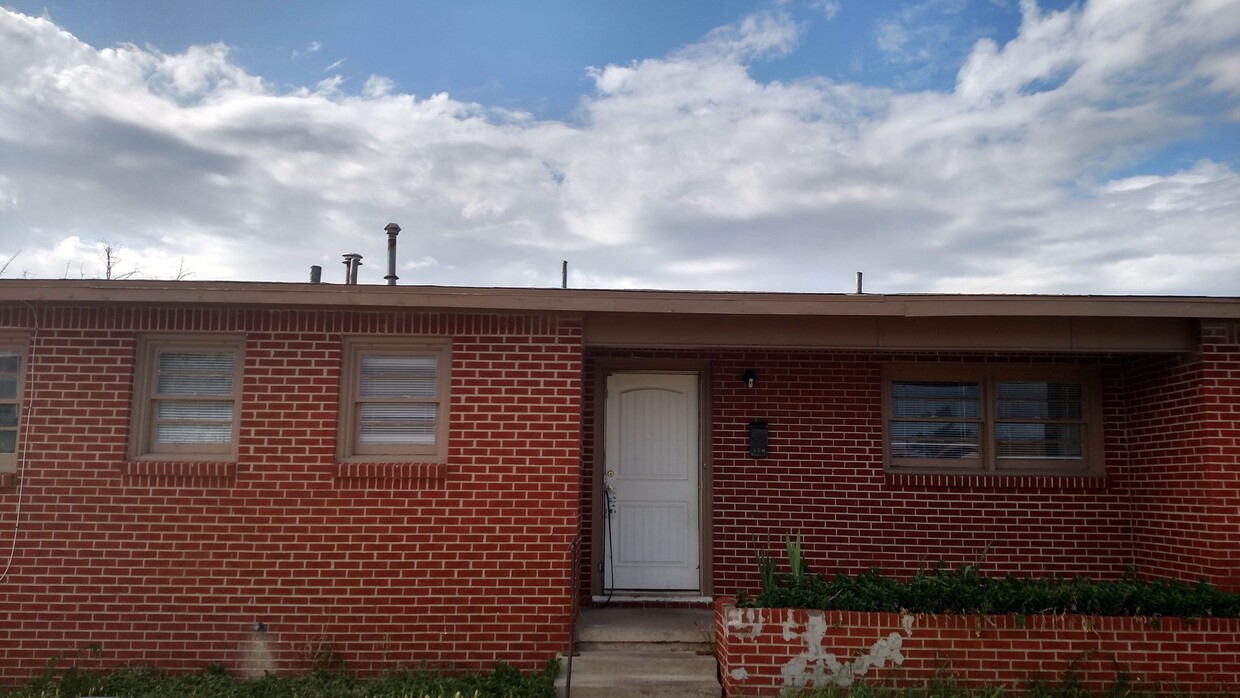 Primary Photo - For Lease - 2004 Beverly, Odessa, TX