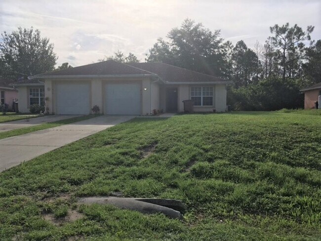 Photo - 613-615 Hawthorne Ave S Apartment