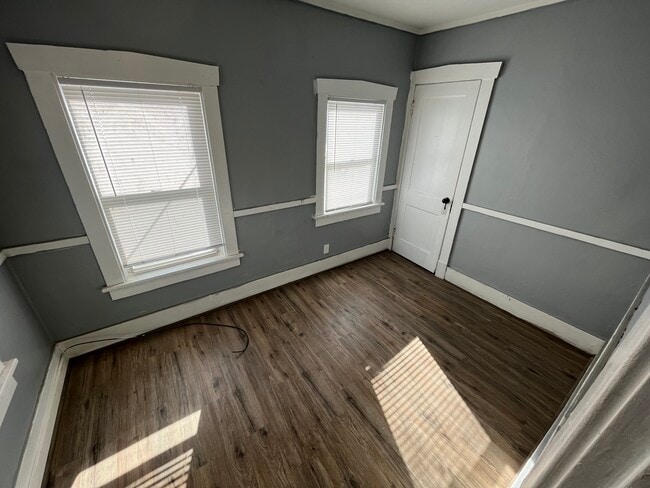 Building Photo - 822 E Virginia Ave