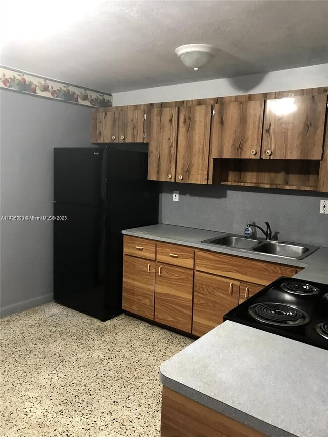 Foto del edificio - 3121 NW 103rd St