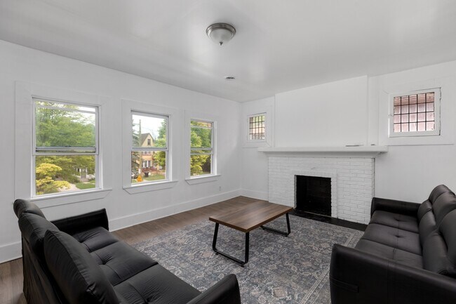 Foto del edificio - 3008 Cortland St