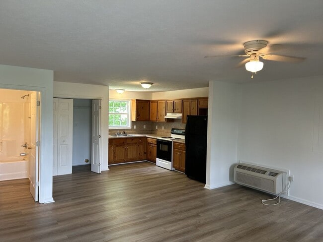 Foto del edificio - 14105-14109 Red House Road