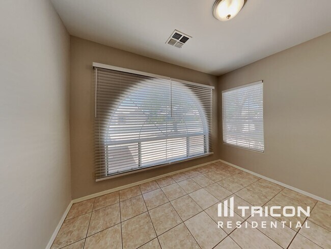 Building Photo - 1625 N 74th Pl