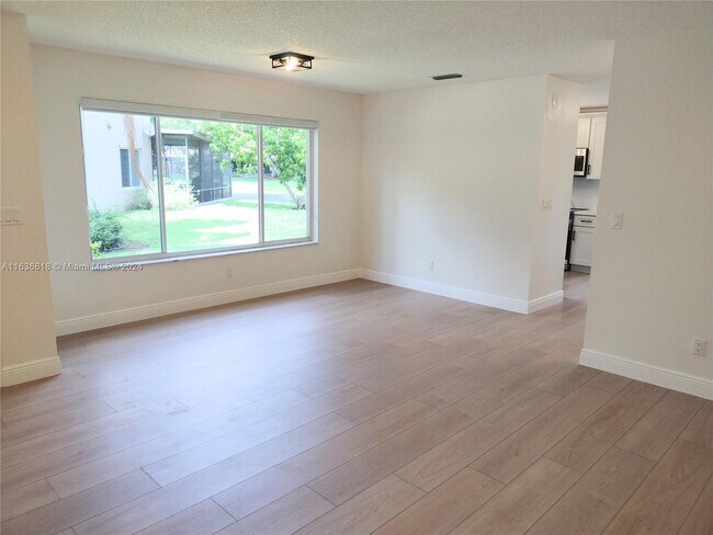 Foto del edificio - 1740 SW 110th Terrace