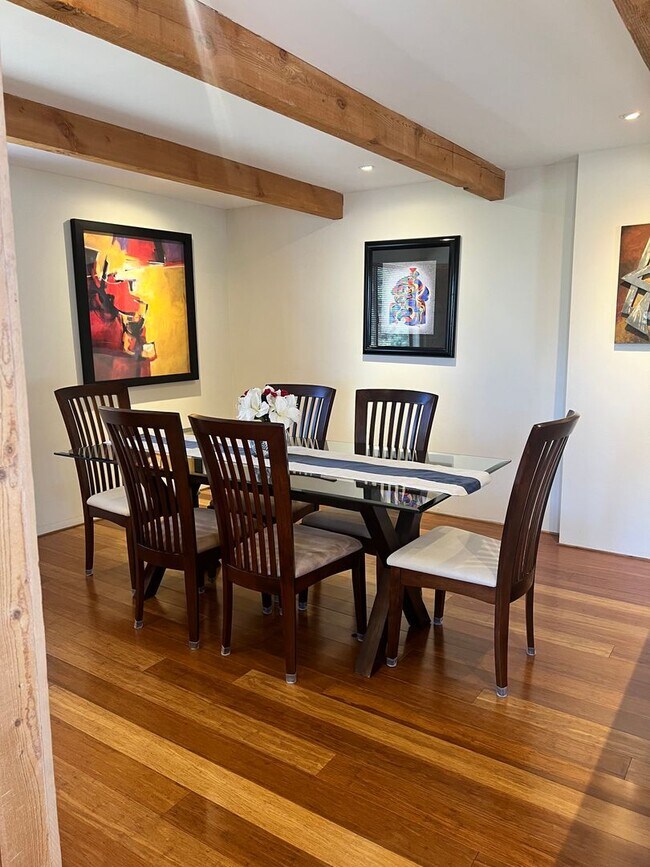 Foto del edificio - Tri Level Cabin Home in Idyllwild!