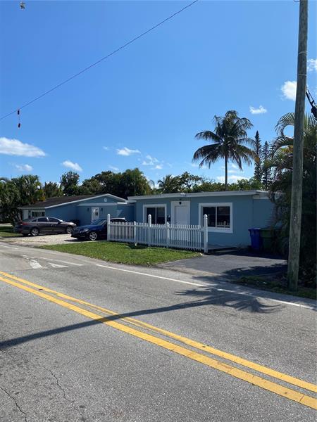 Foto del edificio - 300 NW 16th St