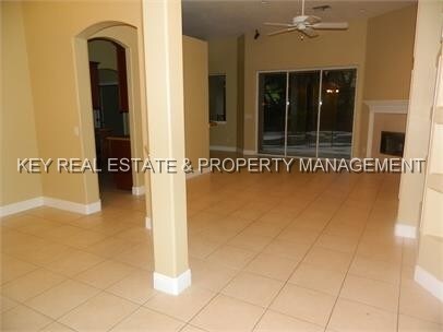 Foto del edificio - 4213 Old Trafford Way