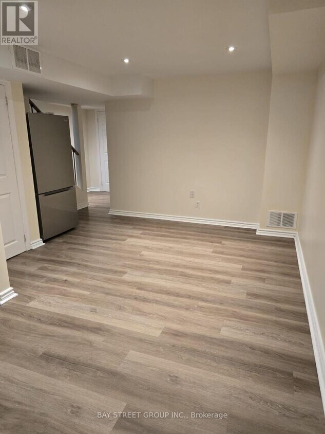 Photo principale - 1141 Houston Dr