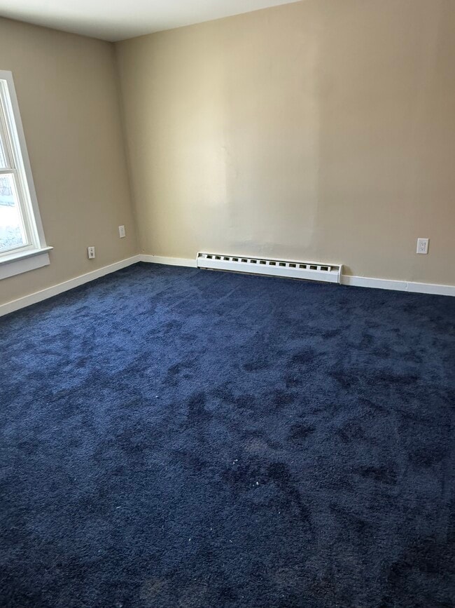 Building Photo - 36 Davis St