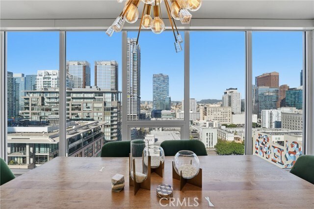 Foto del edificio - 1050 S Grand Ave