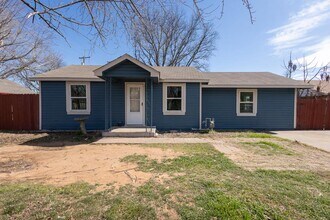 Building Photo - 1106 N 5th St