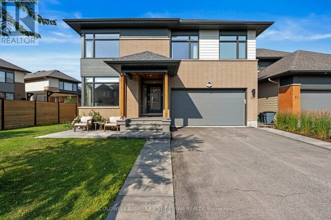 Building Photo - 375 Serenade Cres