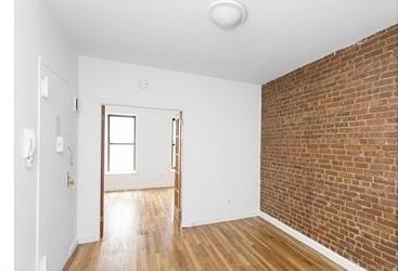 Building Photo - 1382 2nd Ave