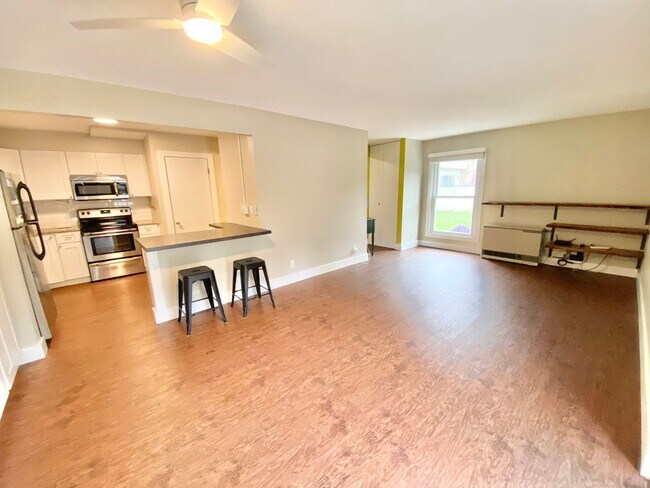 Foto del edificio - 180 Ledgewood Cir