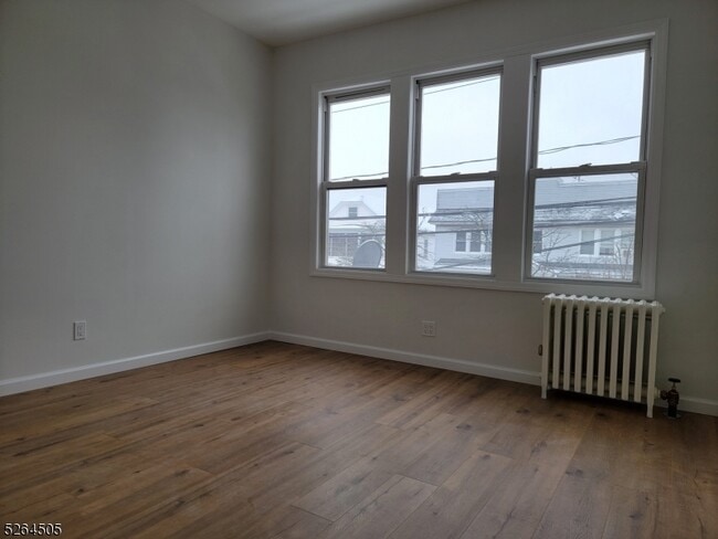 Building Photo - 127 W Price St