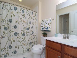 Foto del edificio - 7721 Duncannon Ln