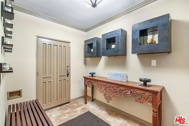 Building Photo - 3200 Primera Ave