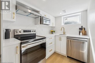 Building Photo - 98 E 37th St