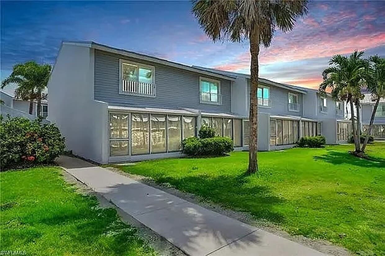 Foto principal - 18010 San Carlos Blvd