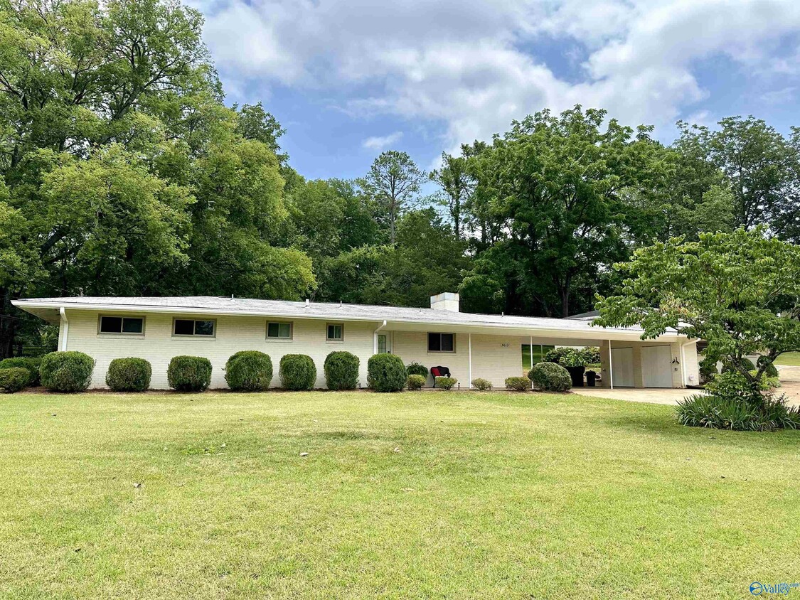 Primary Photo - 8613 Camille Dr SE