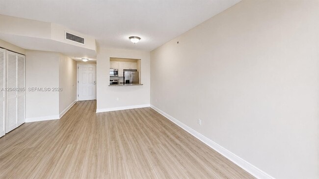 Foto del edificio - 900 SW 8th St