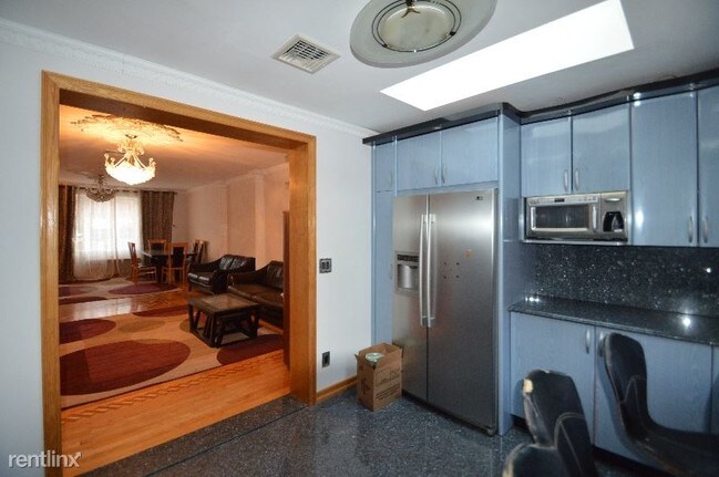 Building Photo - 4 br, 3 bath House - 105-27 62ND DR