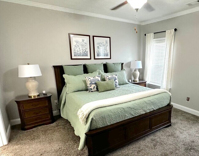 Primary Suite - King Bed - 711 Argo Pass