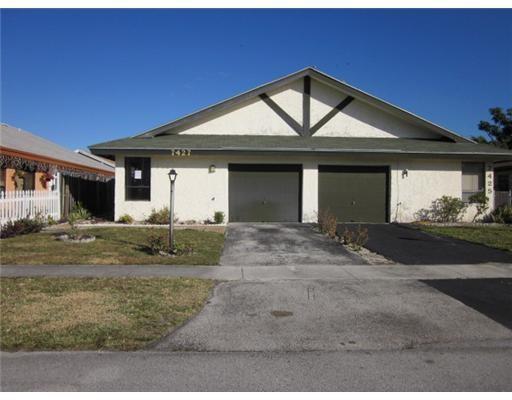 Foto del edificio - 7427 SW 13th St