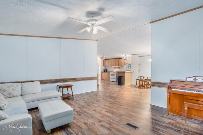 Building Photo - 409 Glen Harbor