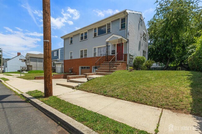 Building Photo - 1755 Winfield St